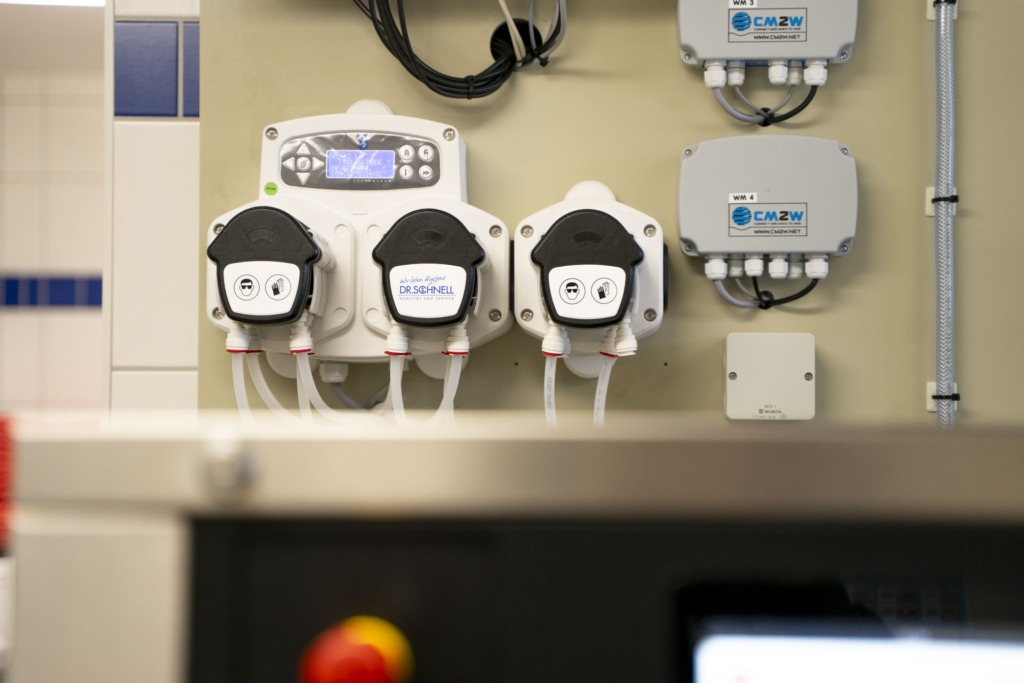 computergesteuerte Dosieranlage für die neuen Waschmaschinen